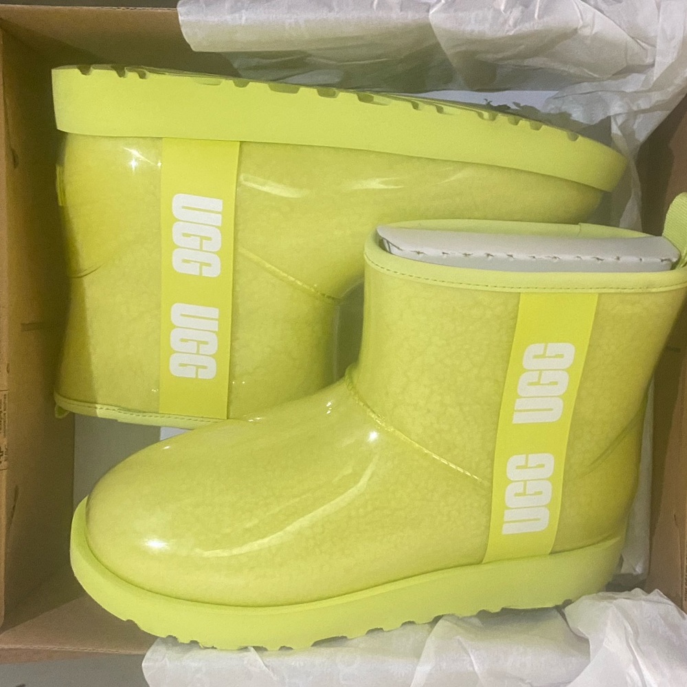 Clear ugg boot - Picture 2 of 3